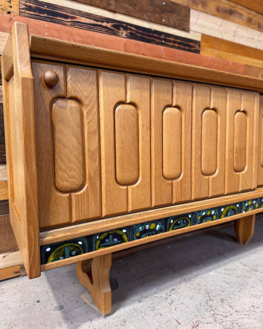 Enfilade “Simon” en chêne et céramique – Guillerme & Chambron