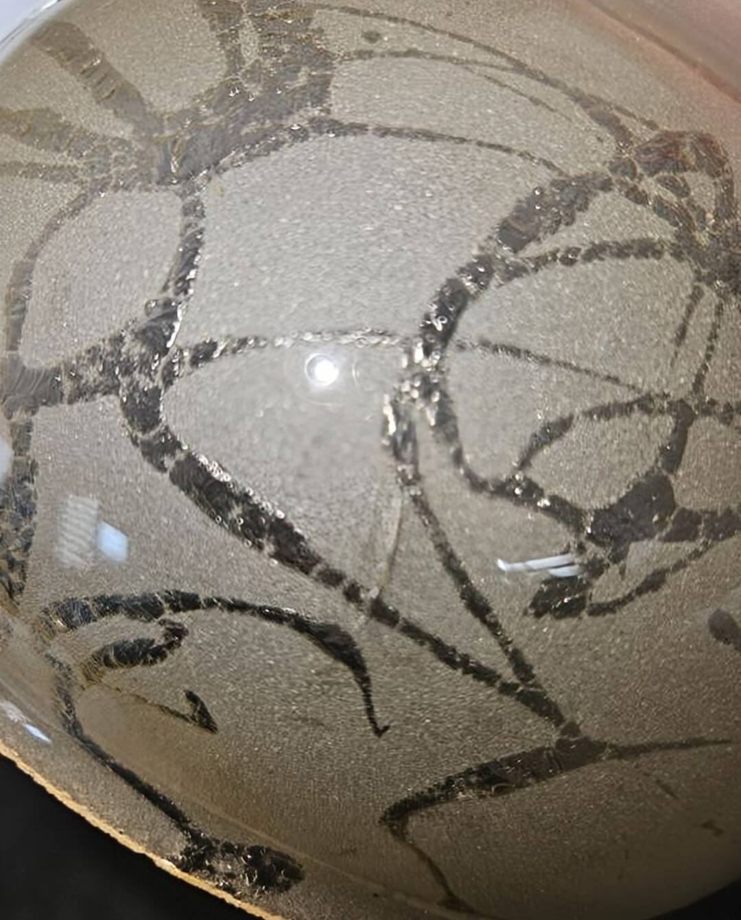 Pair of Art Deco lamp globes (circa 1930) made of blown glass.