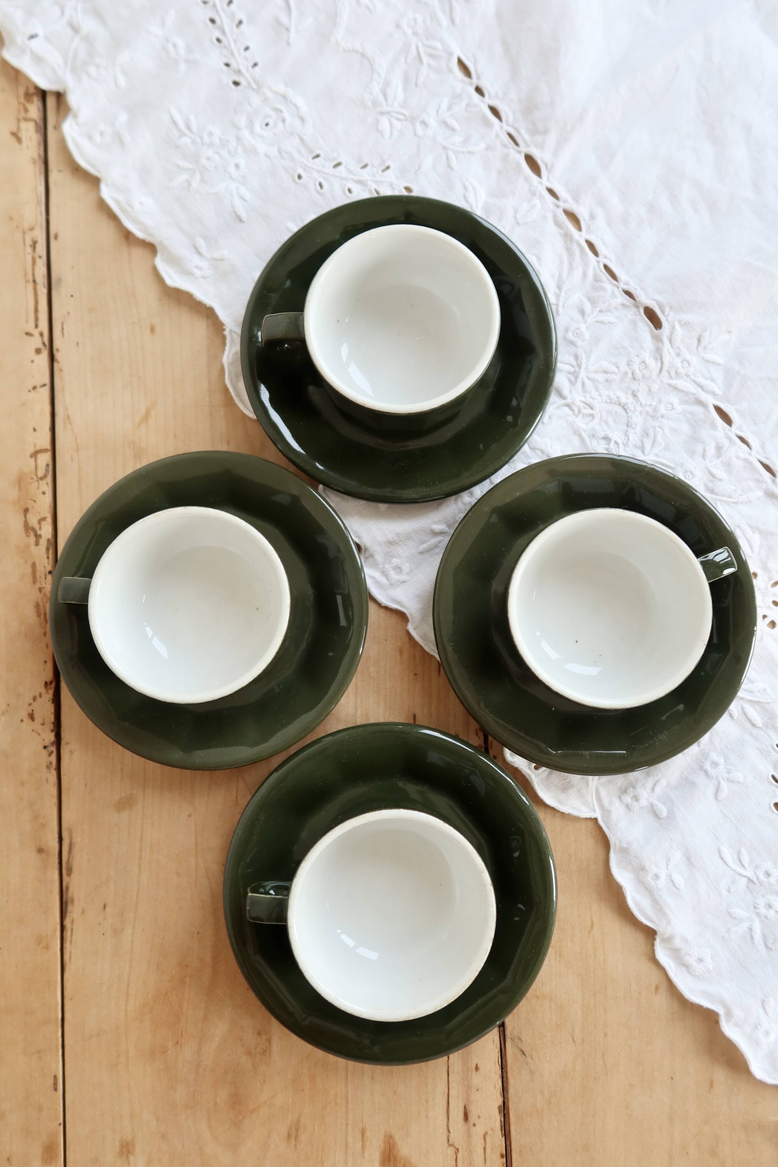 4 tasses à café bistrot vintage avec soucoupes