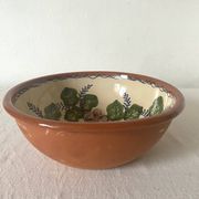 Saladier en terre cuite à décor de fleurs