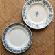 Assiettes plates anciennes dépareillées terre de fer