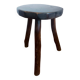 Tabouret tripode brutaliste en bois