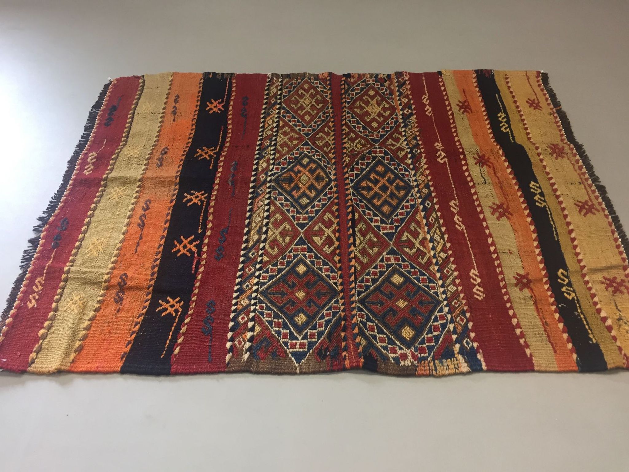 Turkish kilim 140x108 cm tribal