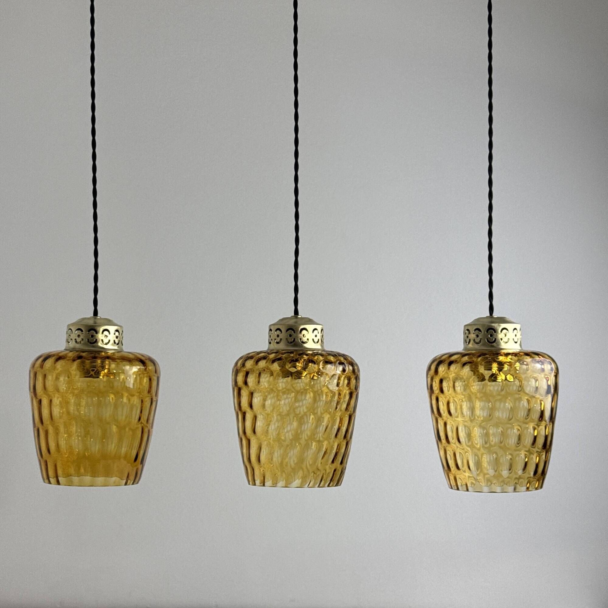 Lot 3 anciennes suspensions en verre texturé ambré vintage