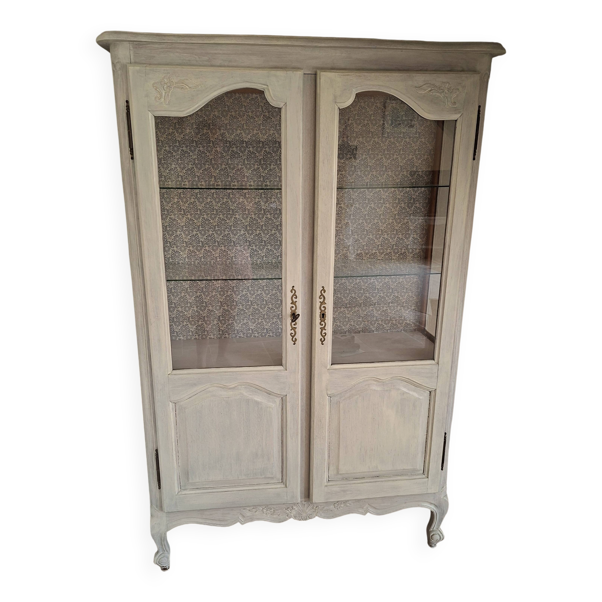 Louis XV shabby chic display cabinet