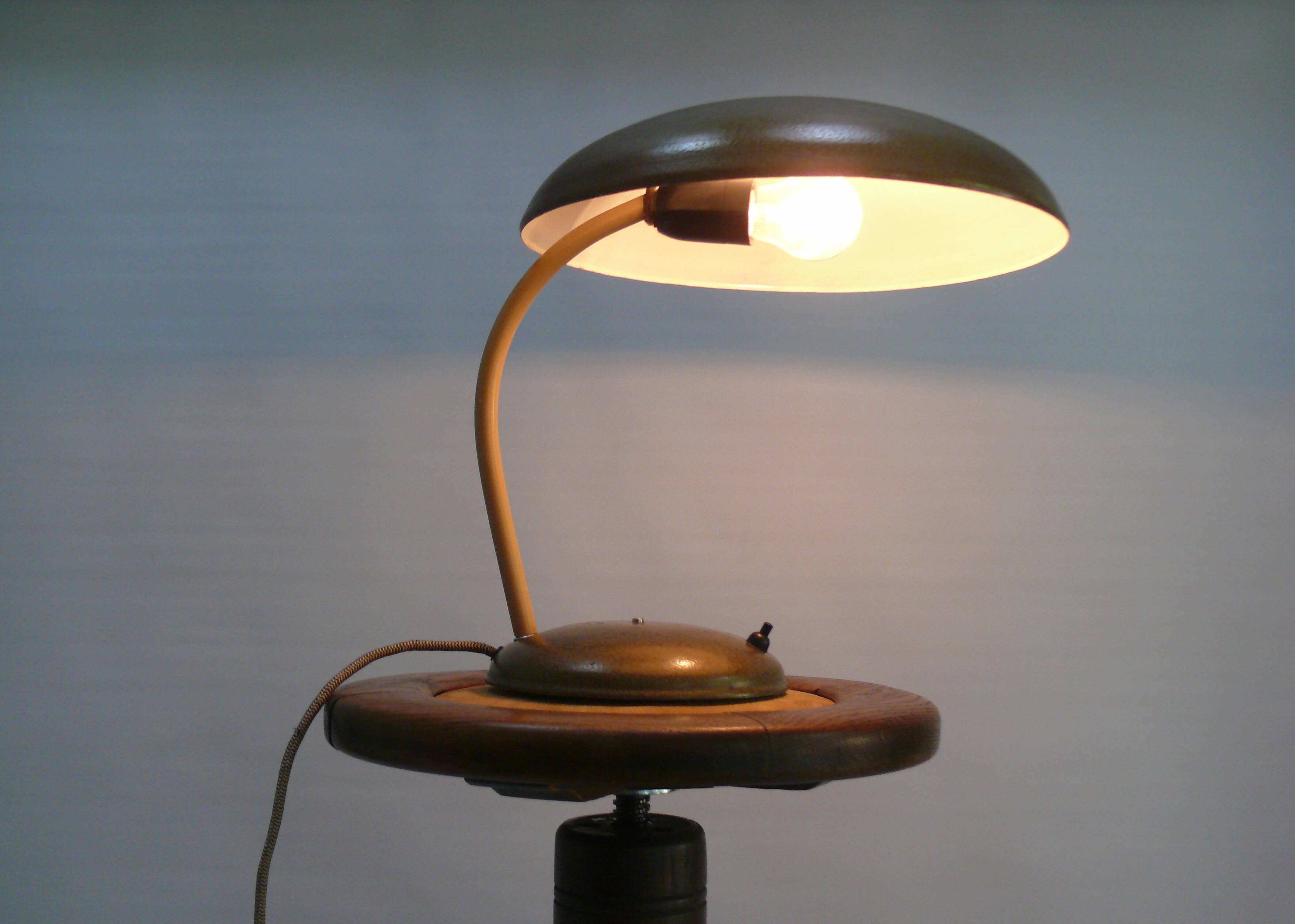Table lamp, desk lamp with large adjustable shade, mid-century vintage style