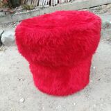 Pouf tissu moumoute rouge