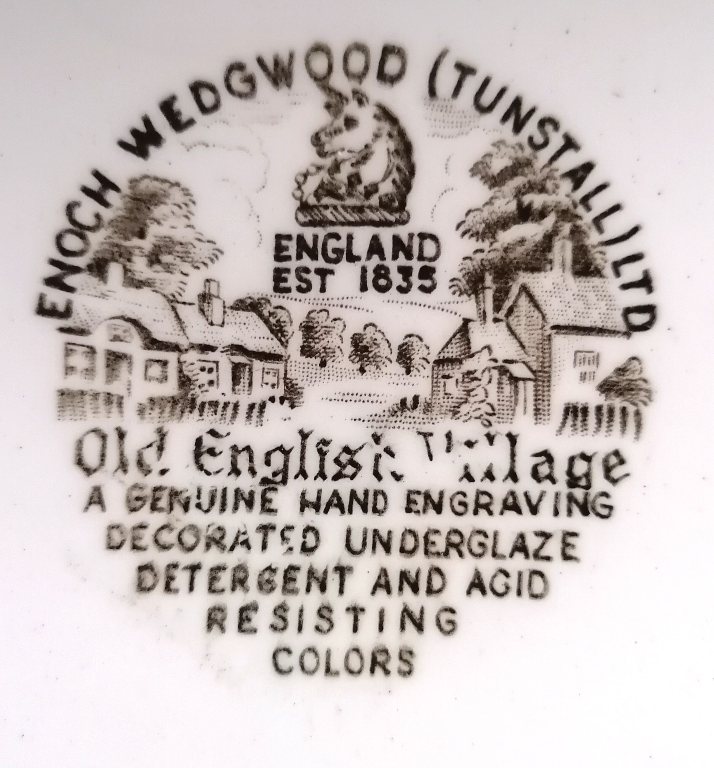 6 Wedgwood old English village dinner plates