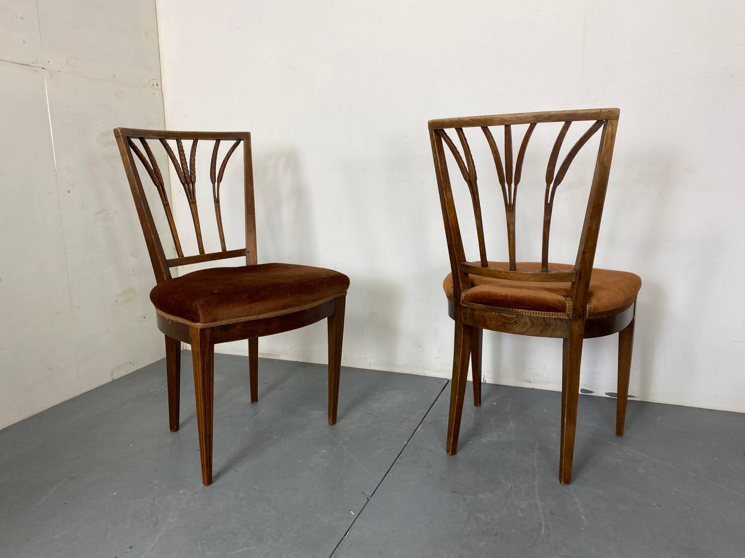 Chaises de salle à manger ou d'appoint vintage éclectiques Regency en chêne et velours en épi de blé