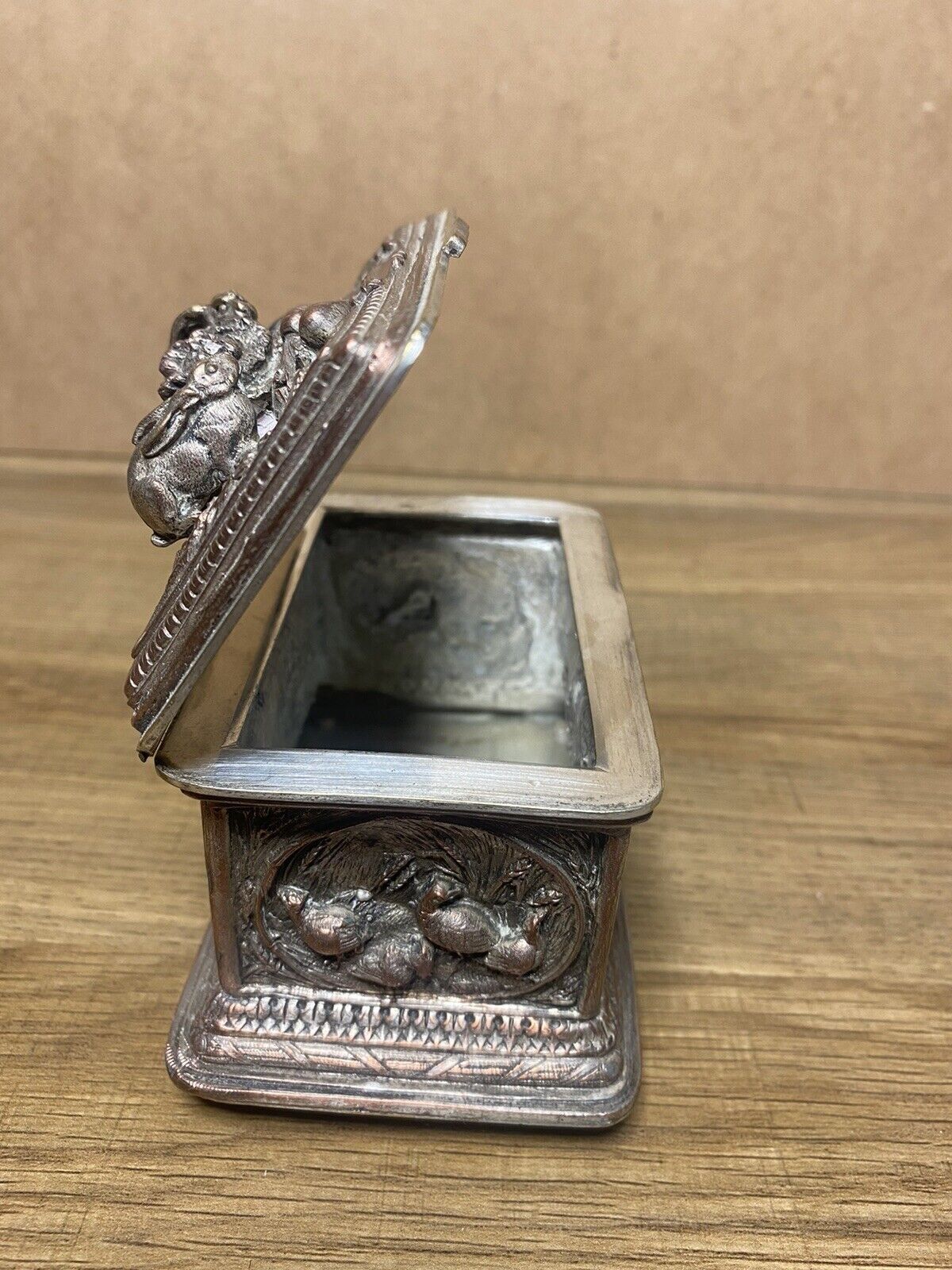 Old signature silver bronze box box, decor hunting scenes