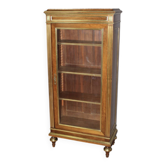 Vitrine de style Louis XVI en noyer XIX