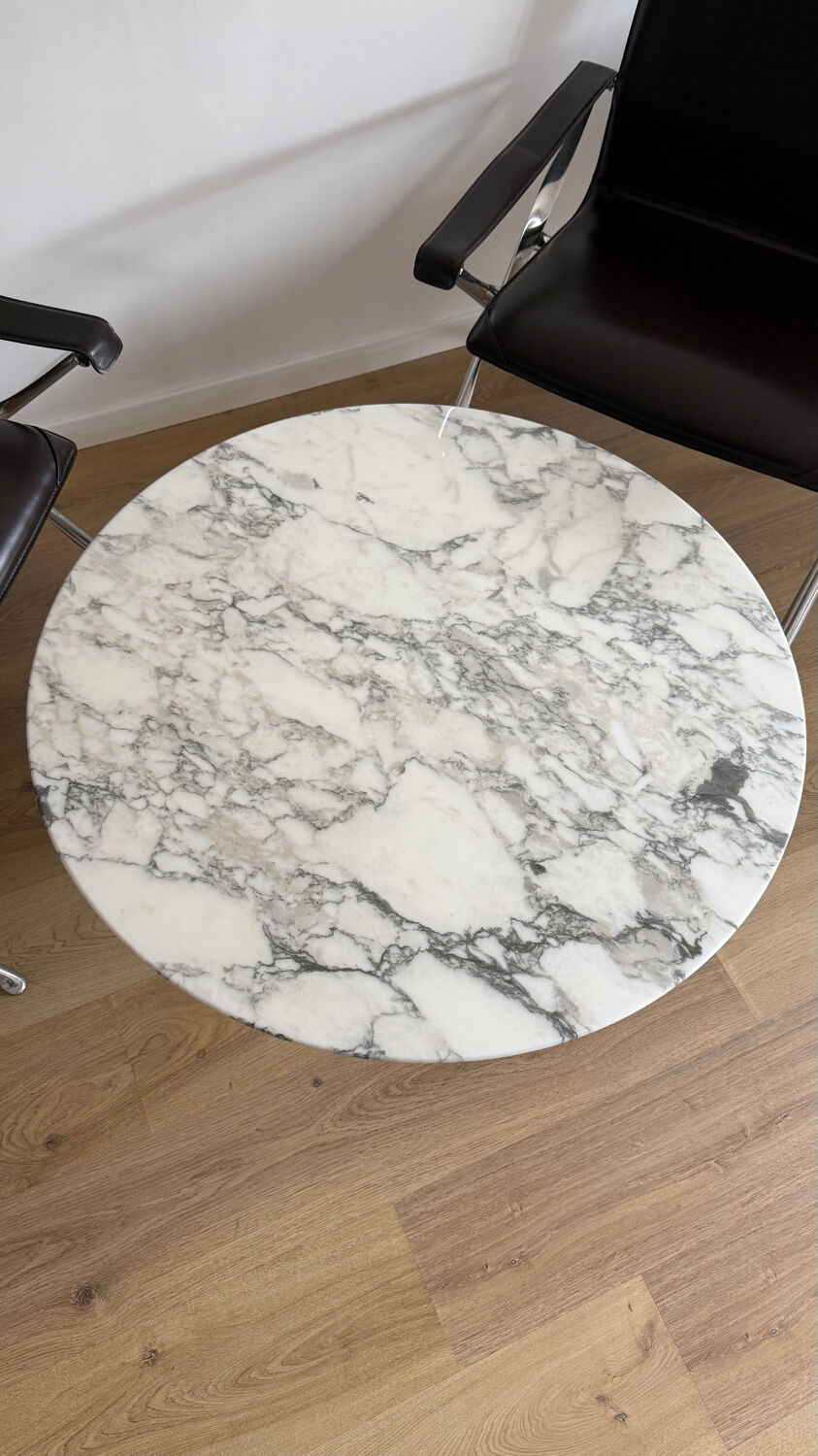 Knoll table - Eero Saarinen coffee table