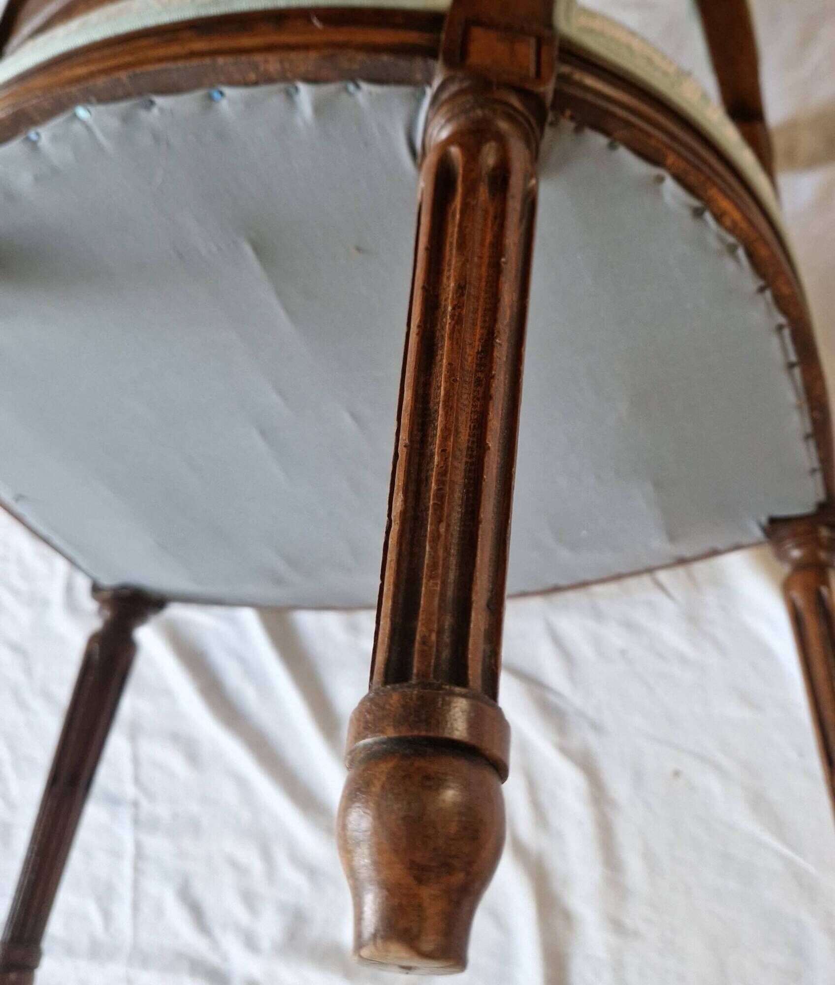 Ancien fauteuil en noyer style Louis XVI – Vert d'eau & crème – Fin XIXe
