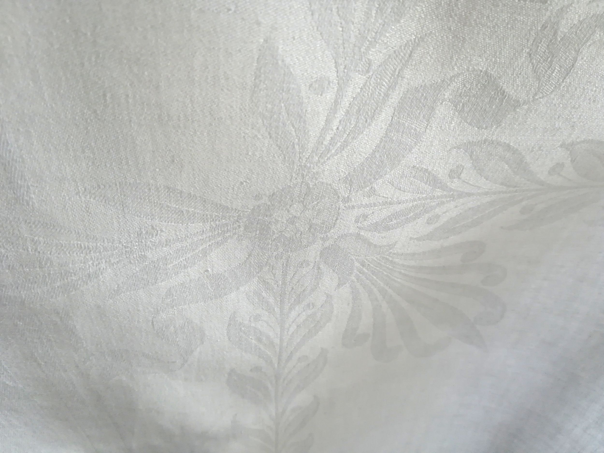 Long-length damask linen tablecloth