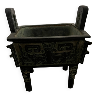 Vase tripode décoratif style ancien – Anses verticales – 28 cm