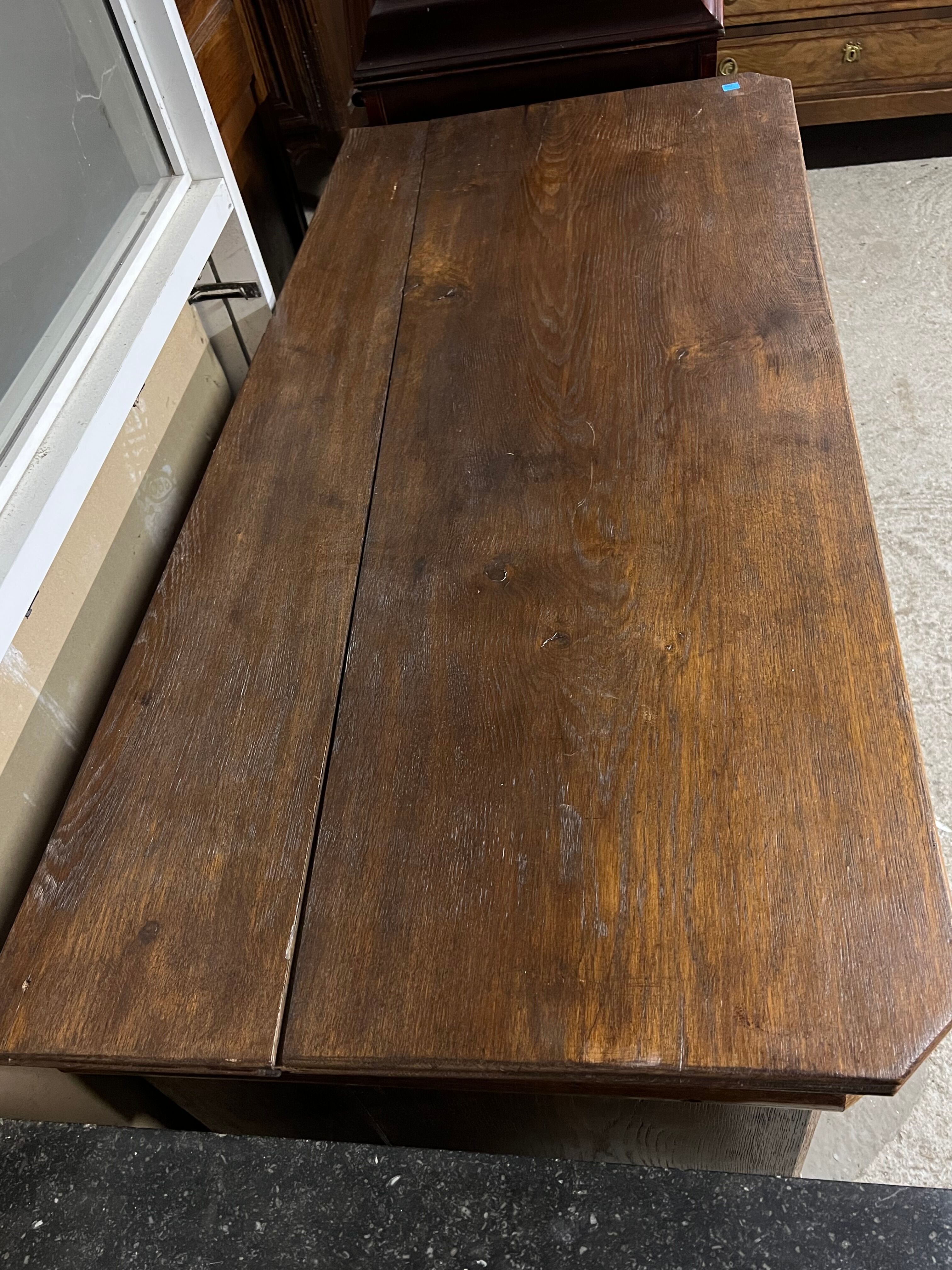 Commode ancienne en chêne massif de style Louis Philippe XIXe siècle