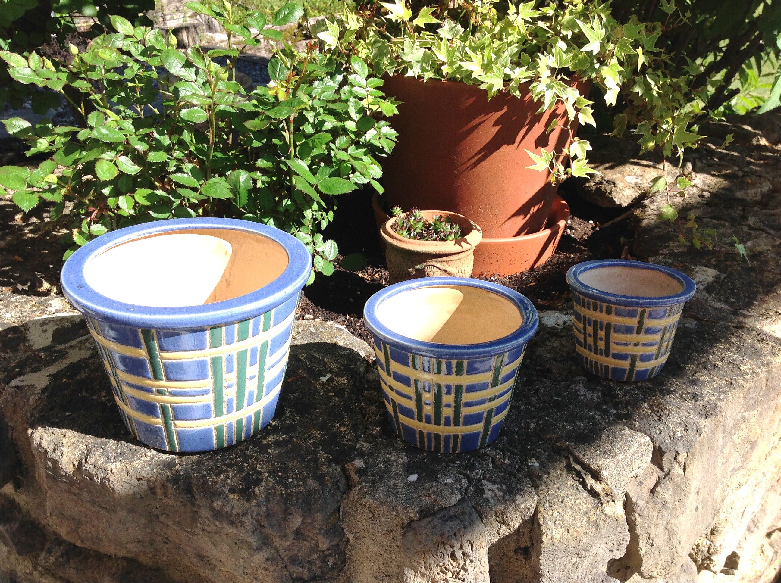 Suite of three cache pots in blue ceramic / vintage 70s-80s