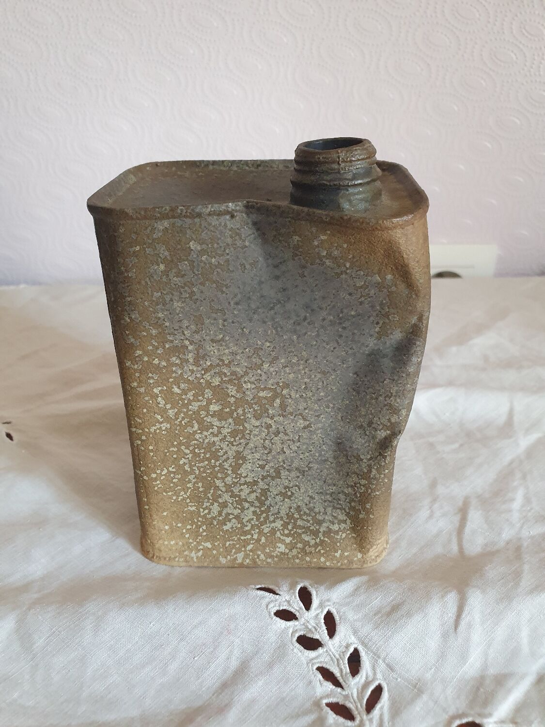 Porcelain sculpture can in trompe l'oeil industrial style