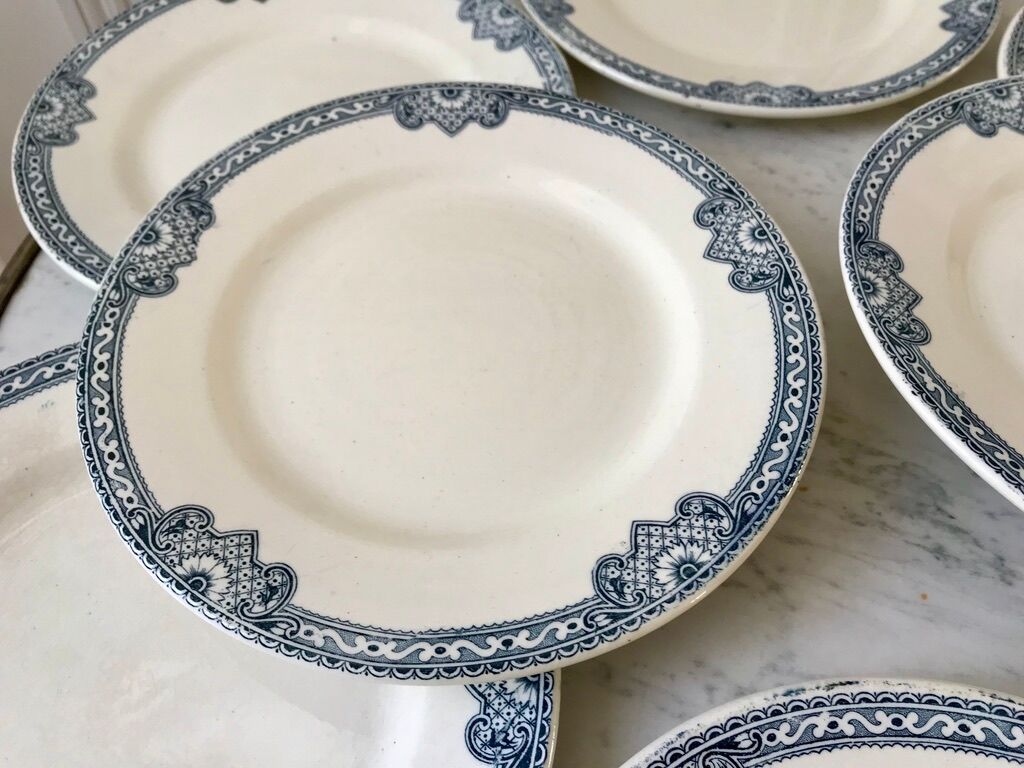 set of 8 dessert plates Terre de Fer Salins model Jumièges late nineteenth