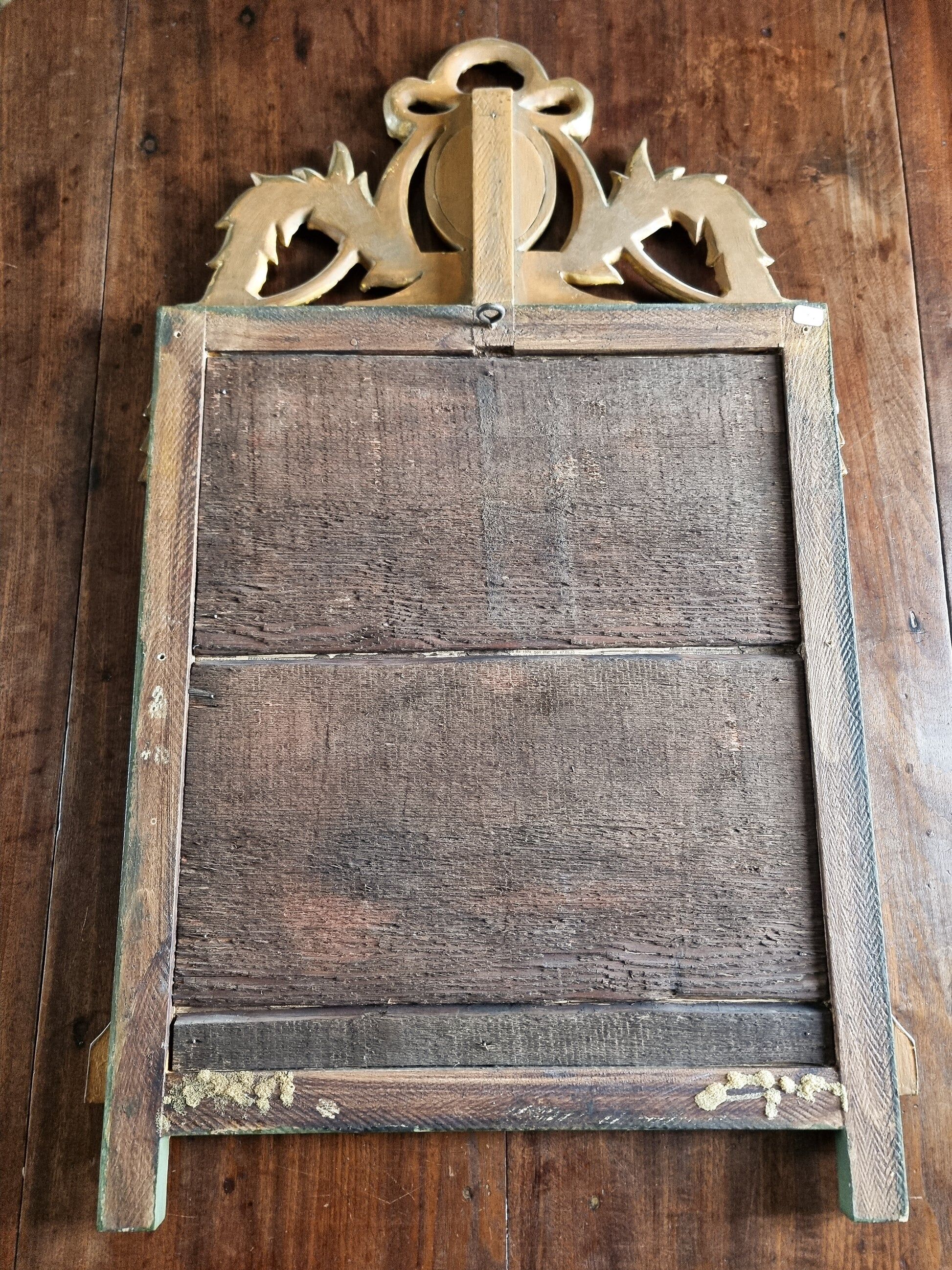 The Louis XVI - pediment mirror