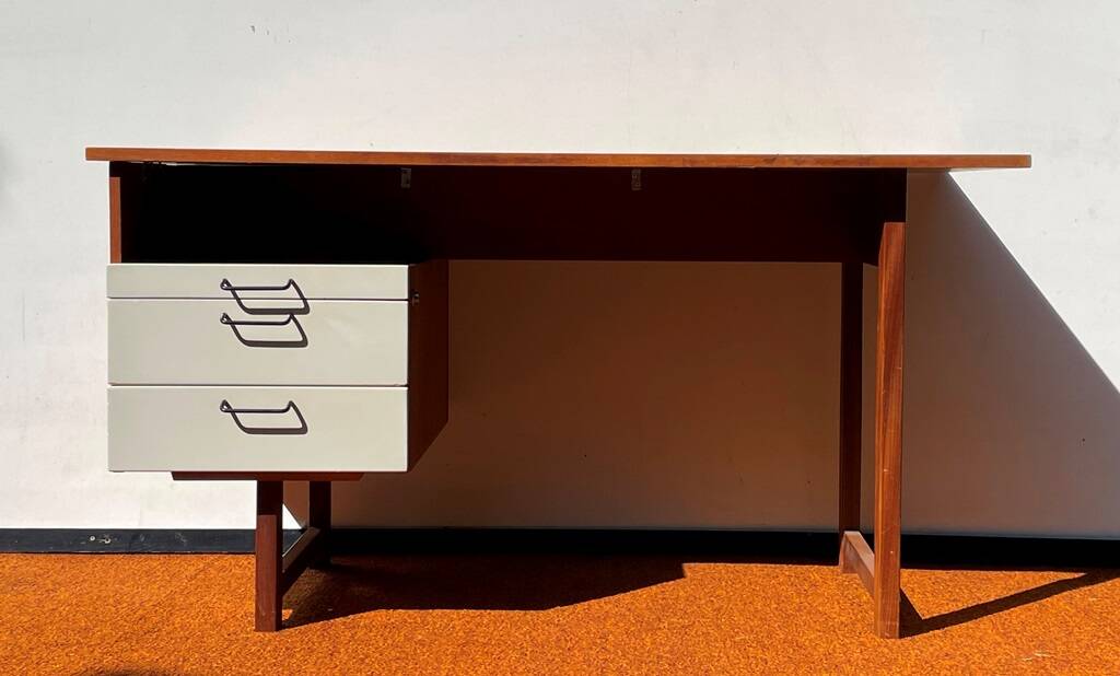 Pastoe desk. vintage 70s