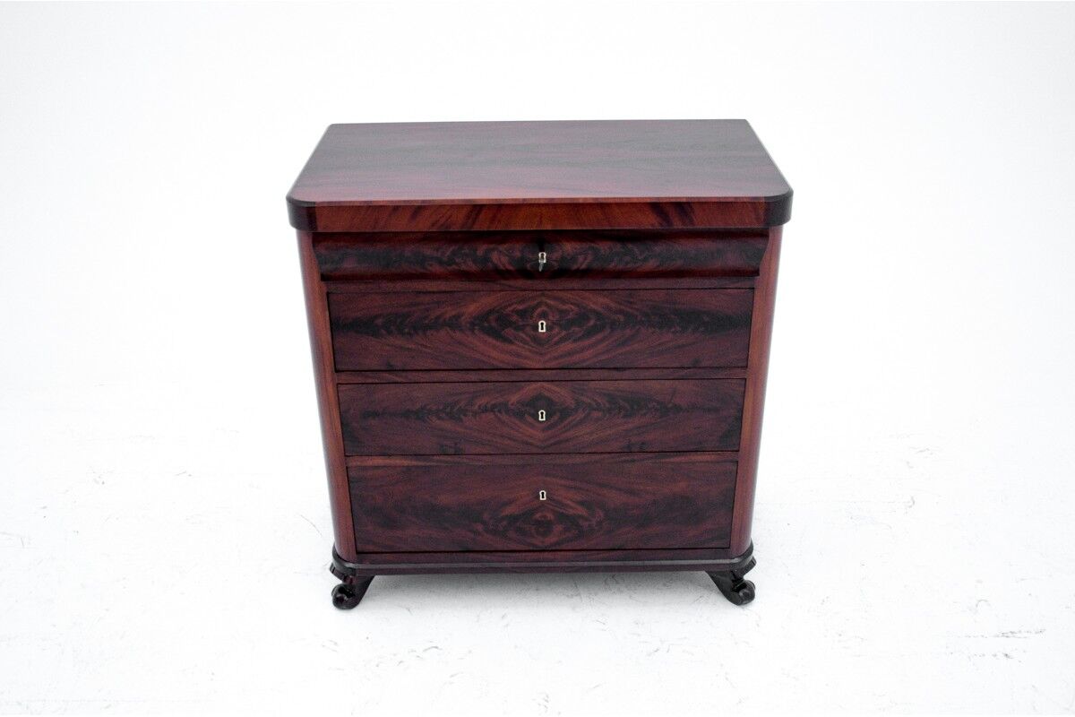 Mahogany chest of drawers, Northern Europe, circa 1860.