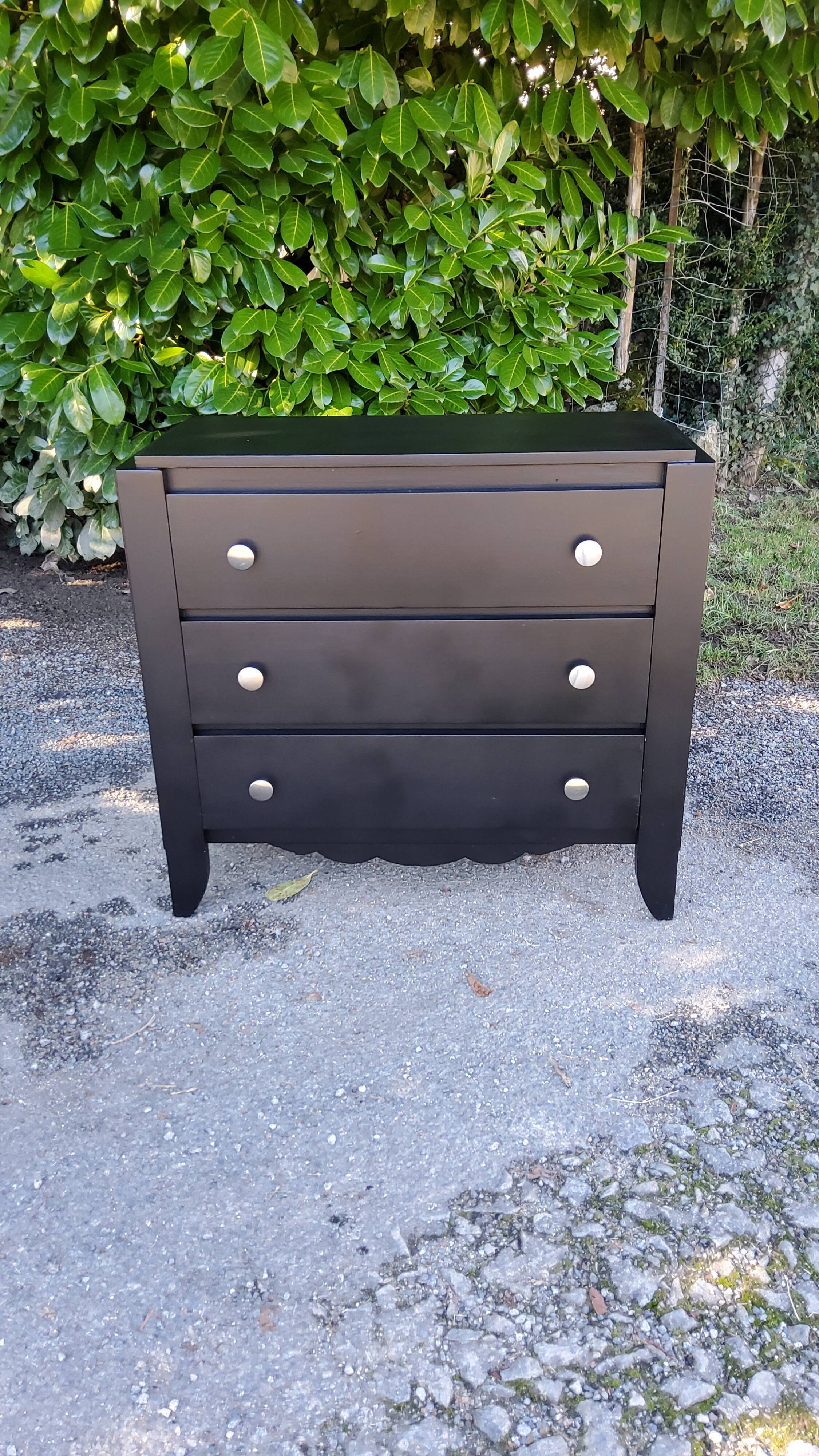 Chest of drawers of the 40s lacquered black 3 drawers