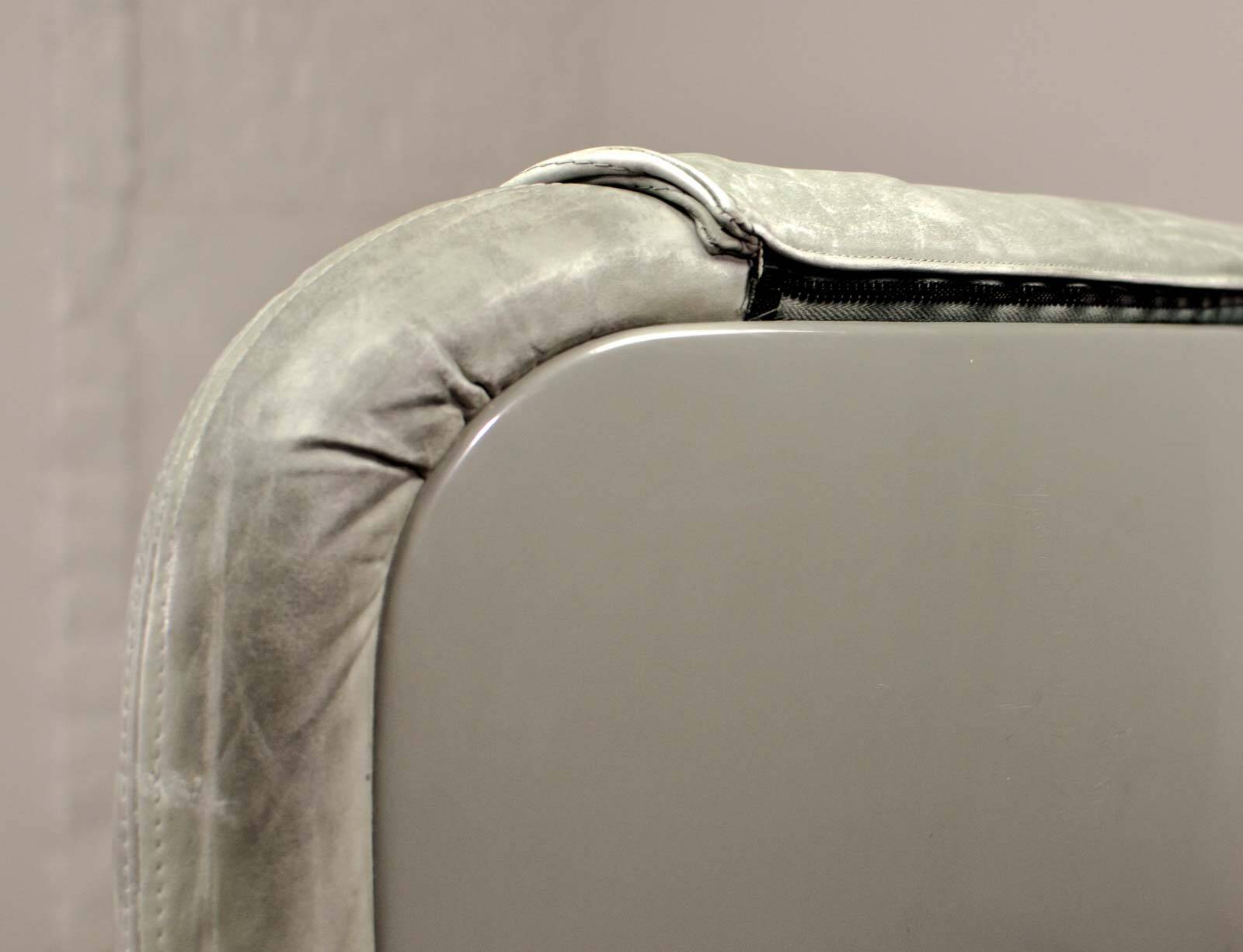 Eye-Catching Italian Grey Leather Lounge Chair by Ammanati & Vitello, 1970s