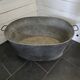 Oval zinc basin or bathtub
