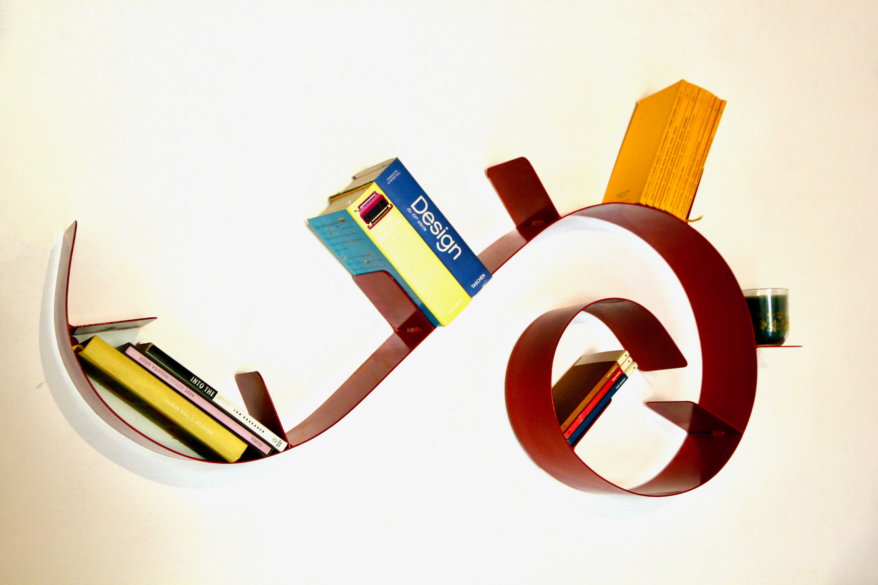 Curved wall shelf, Bookworm type