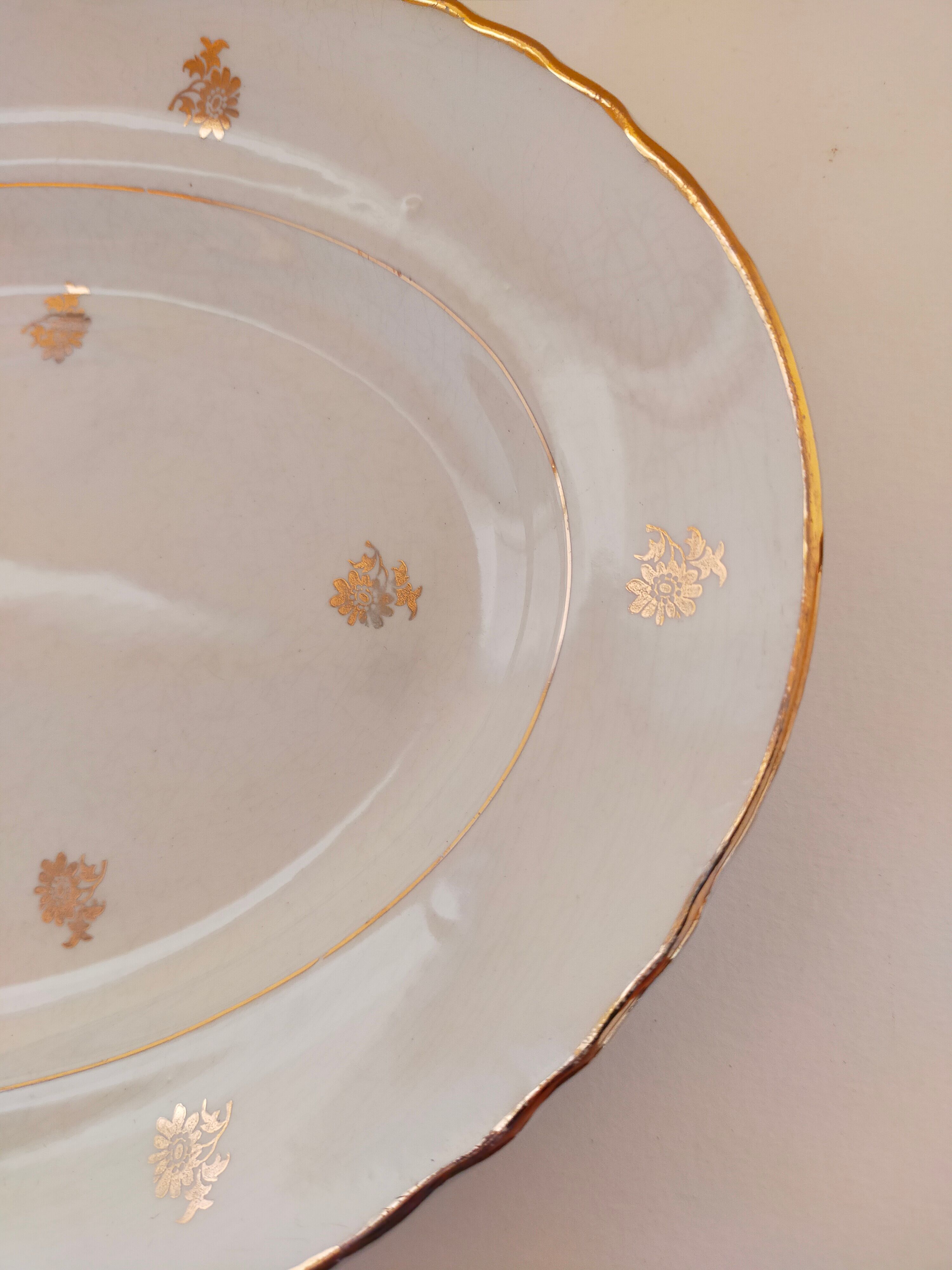 Moulin des loups serving dish