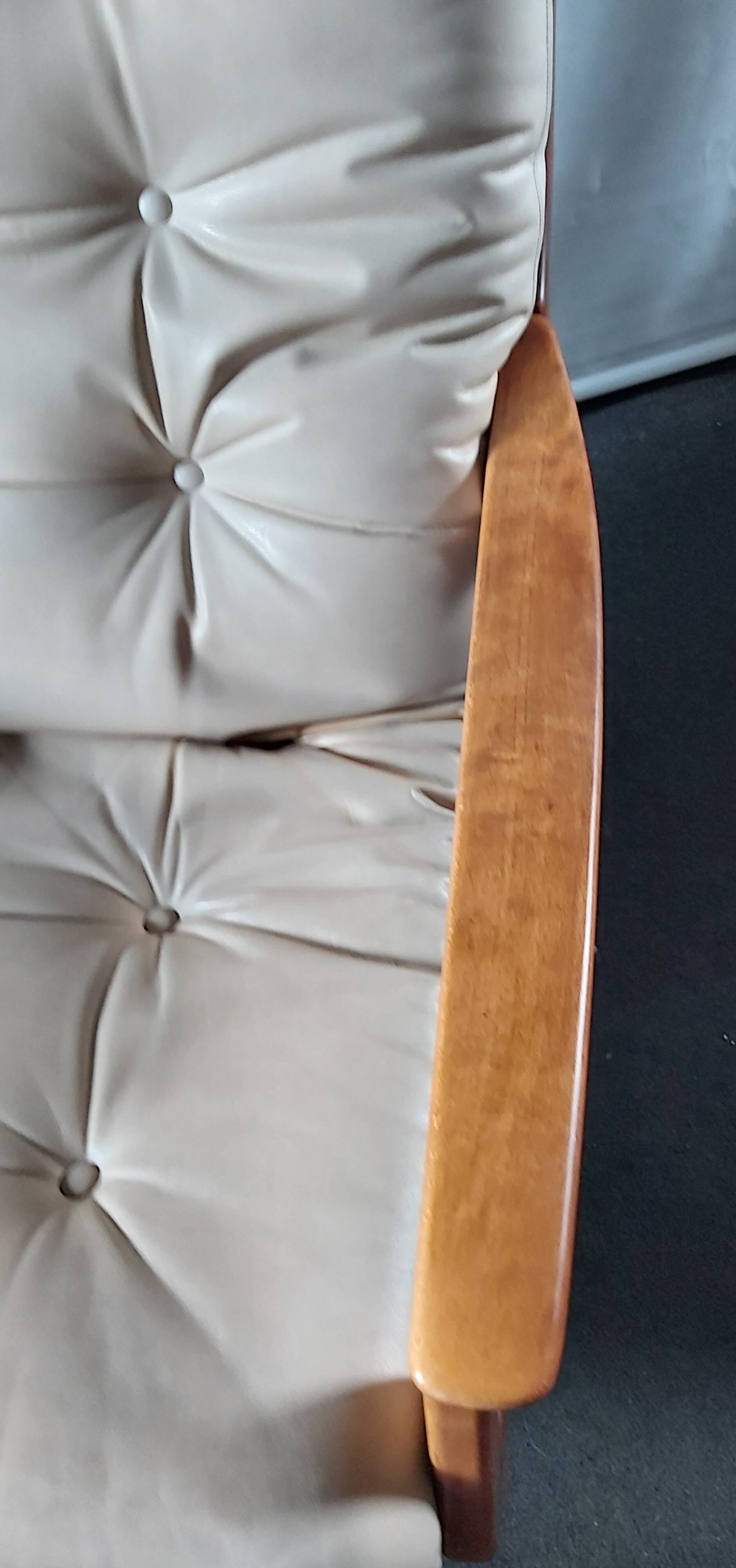 Leather armchairs designed by Eugen Schmidt for Soloform