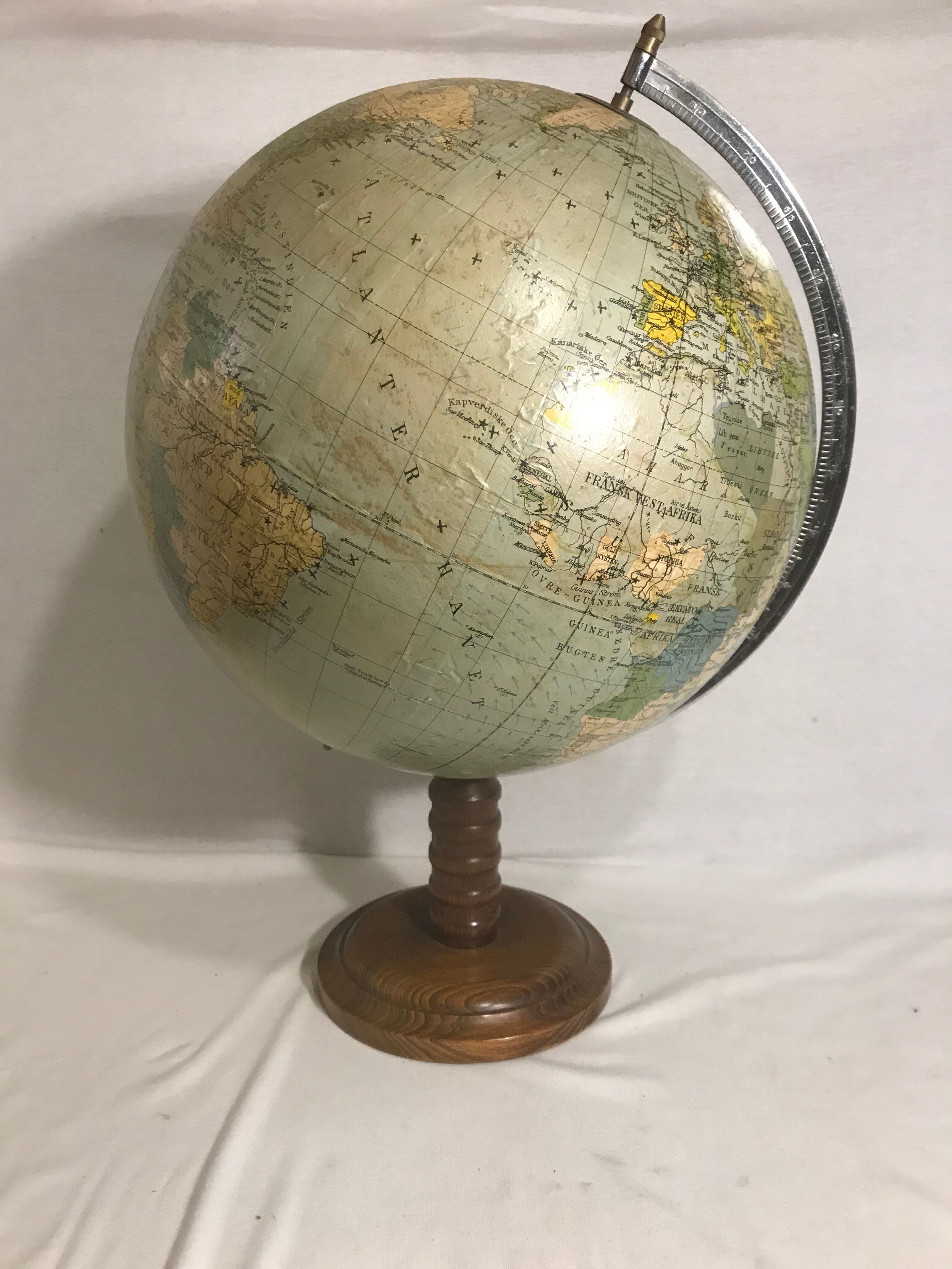 Former globe earth Tower Globus