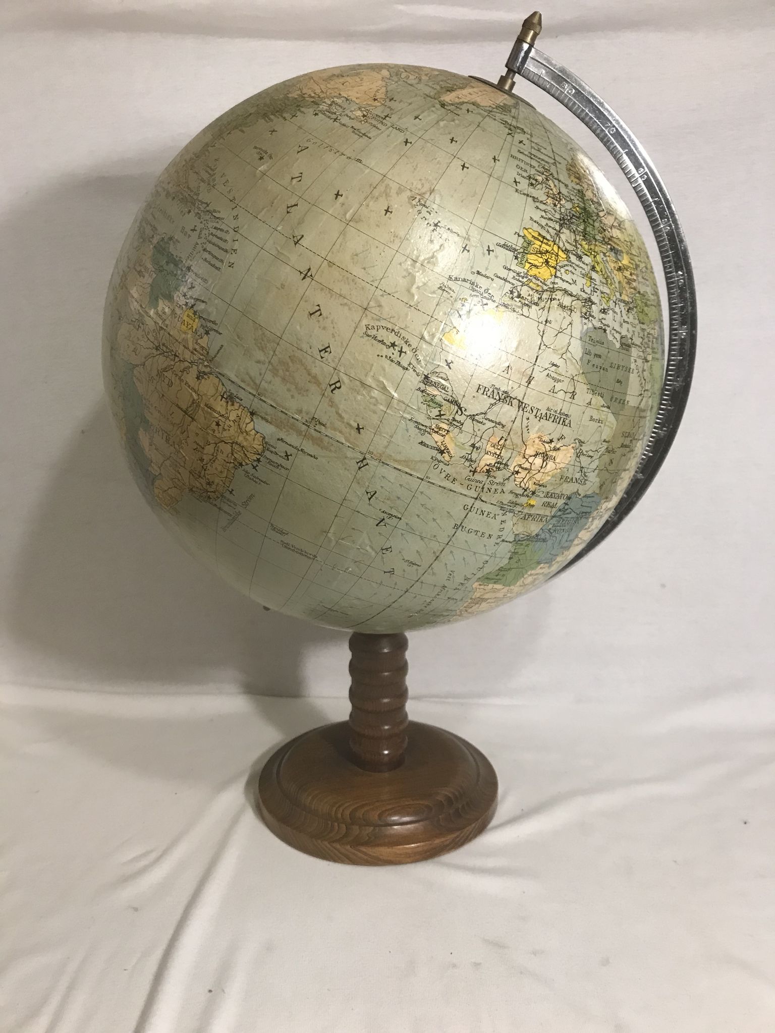 Former globe earth Tower Globus
