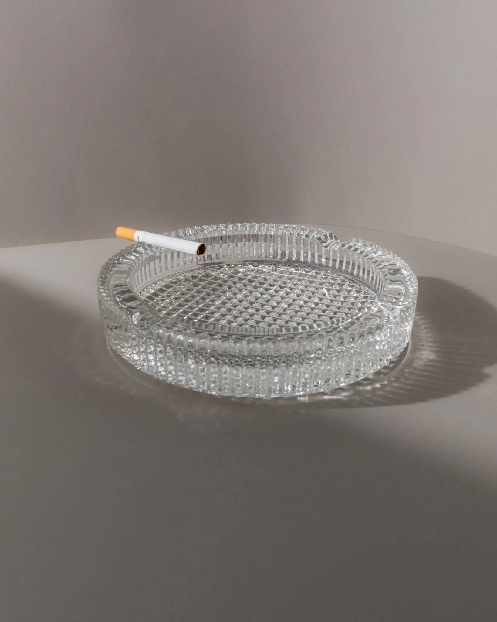 Large vintage Murano glass ashtray - textured glass - timeless design from Italy in the 1960s - elegant gift idea, retro table decoration.