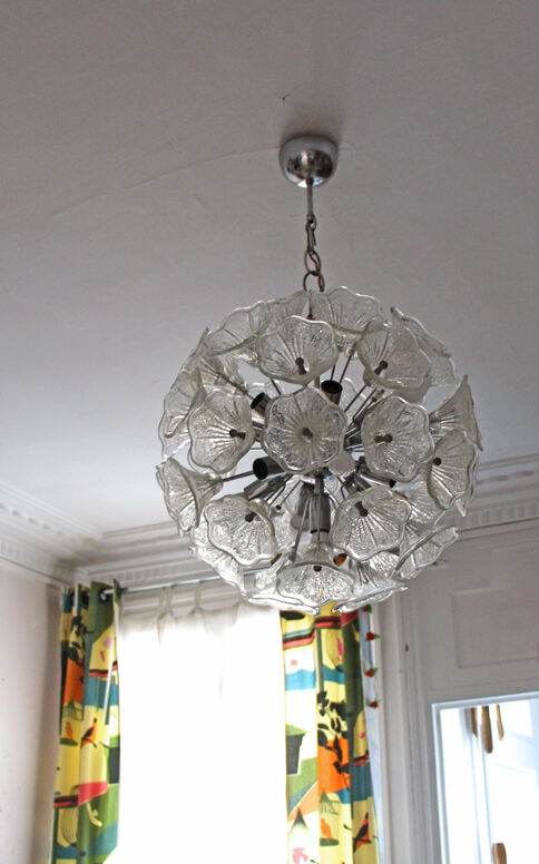 Sputnik flower suspension