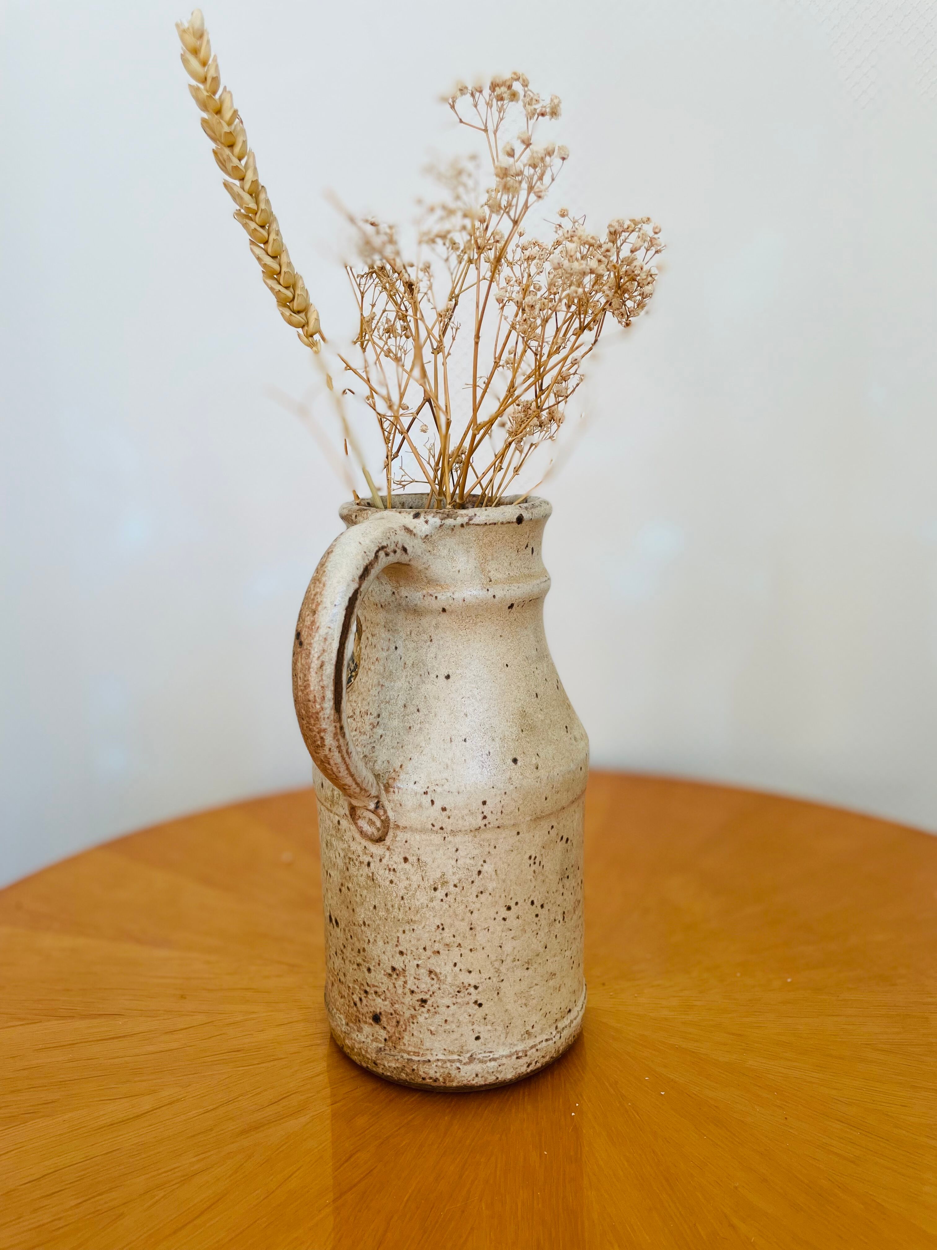 Pitcher in speckled sandstone bois de laud