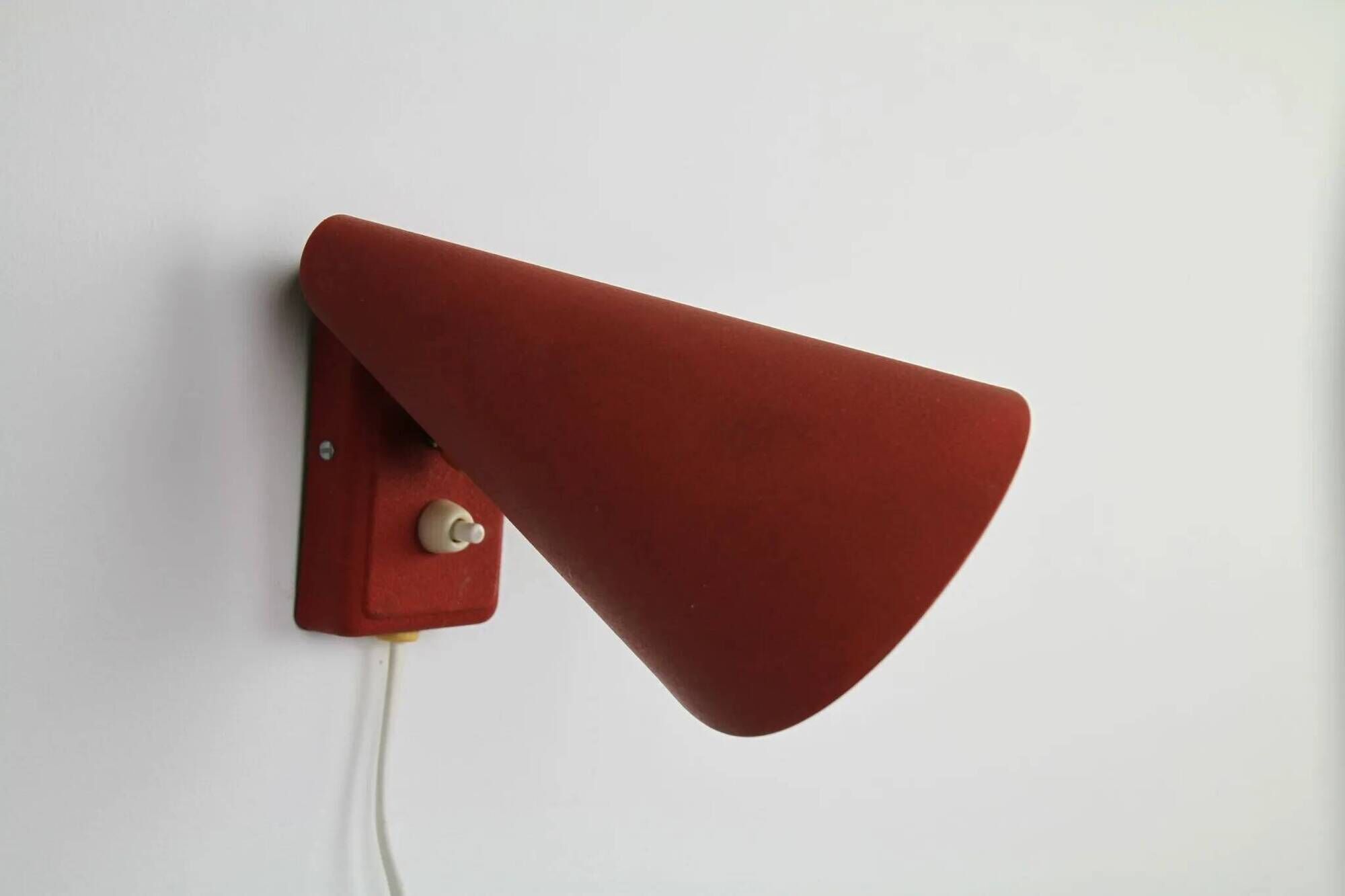 Eric Wärnå for EWÅ Armaturfabrik, Värnamo, Sweden — Model V-13 Wall Lamp, 1950s