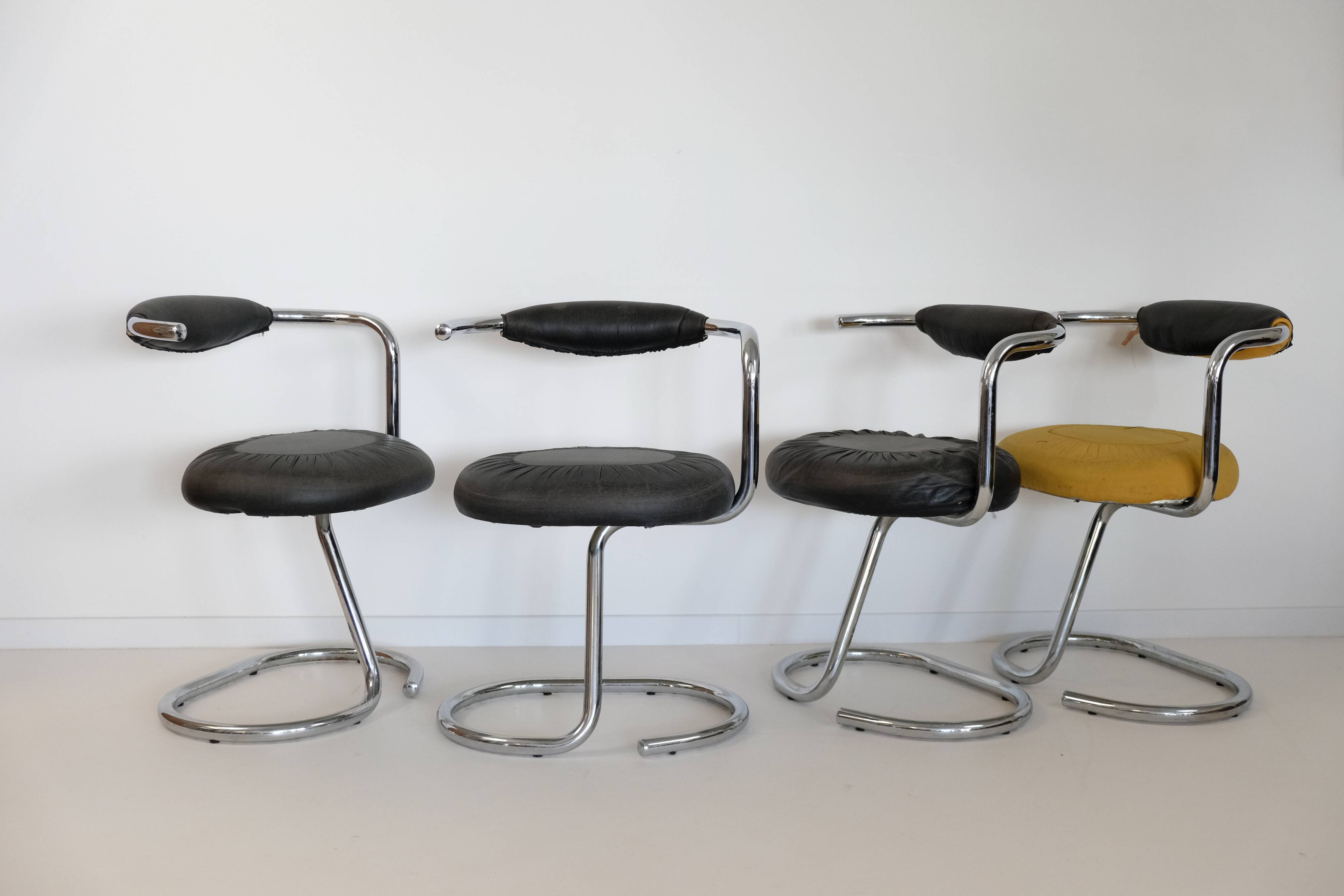 Cobra Chair by Giotto Stoppino