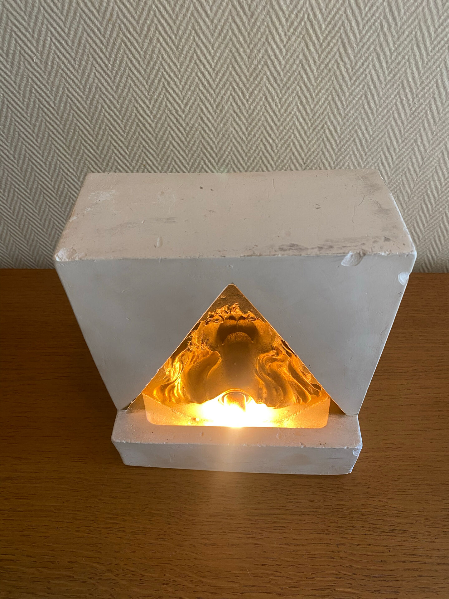 Vintage lamp Koros series lion look