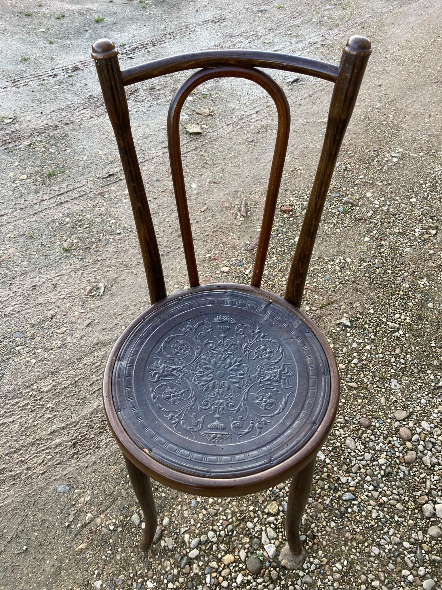 4 Fischel bistro chairs