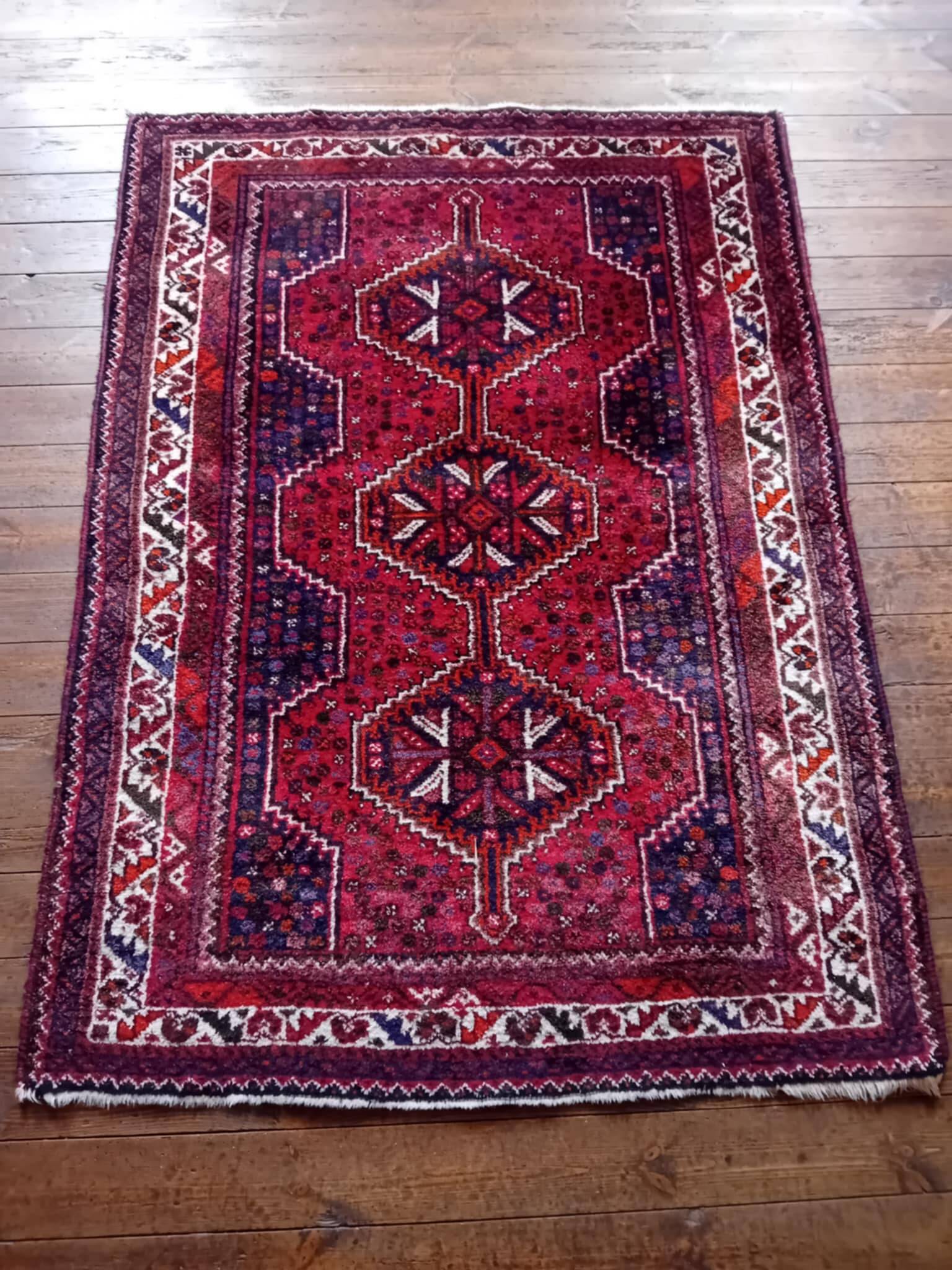 Handmade Persian Qashqai rug 172x125cm