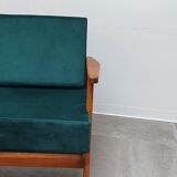 Fauteuil style scandinave en velours vert forêt