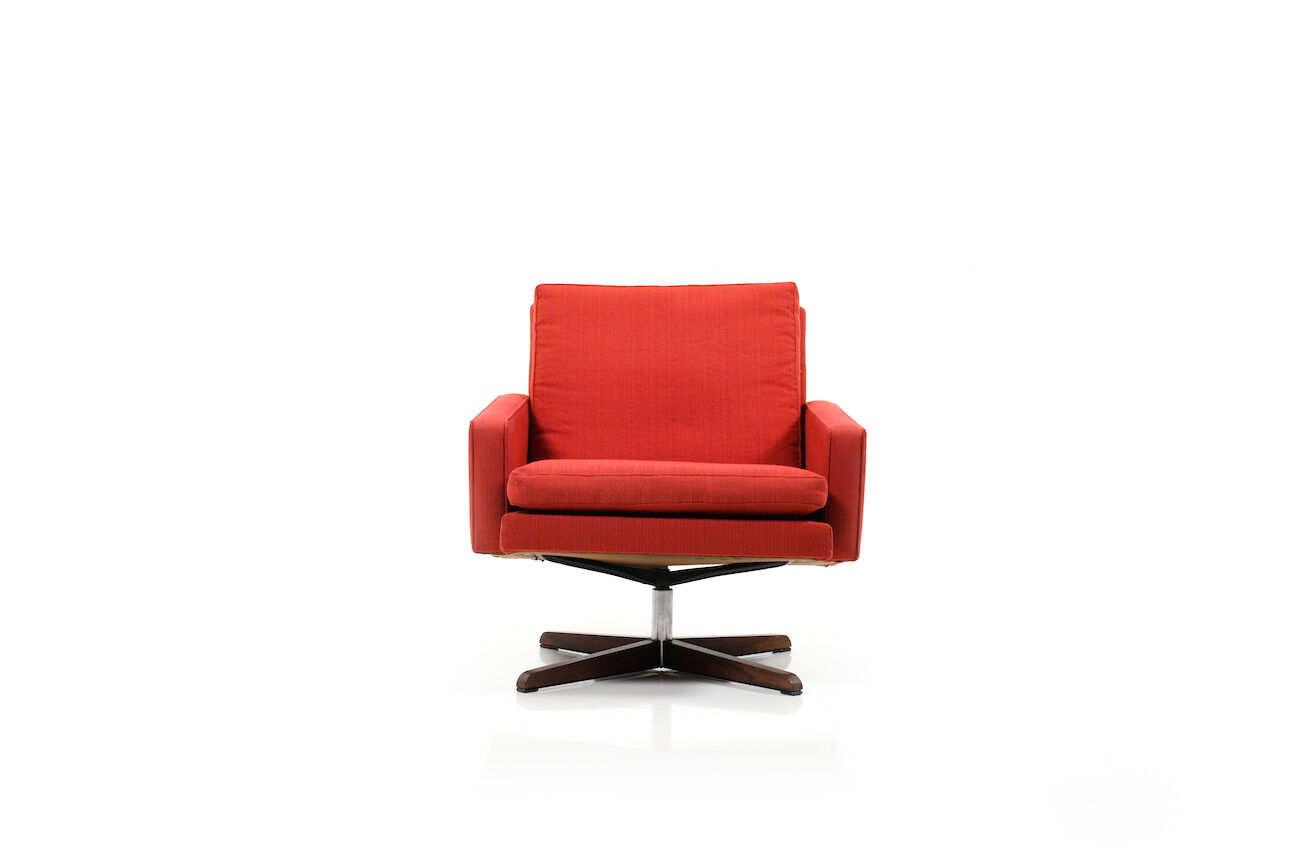 Fauteuil de salon danois pivotant du milieu du siècle