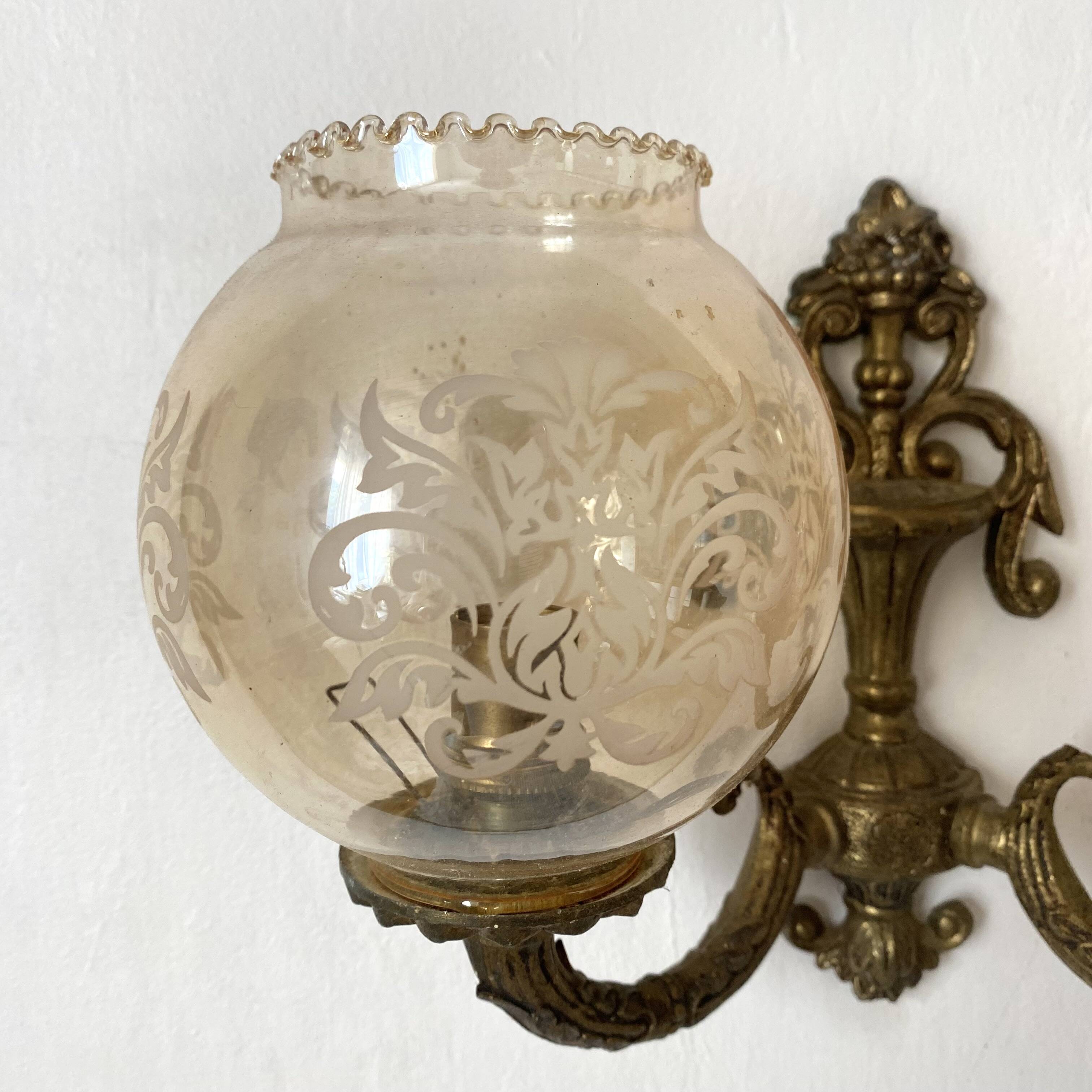 Double retro wall light with etched glass