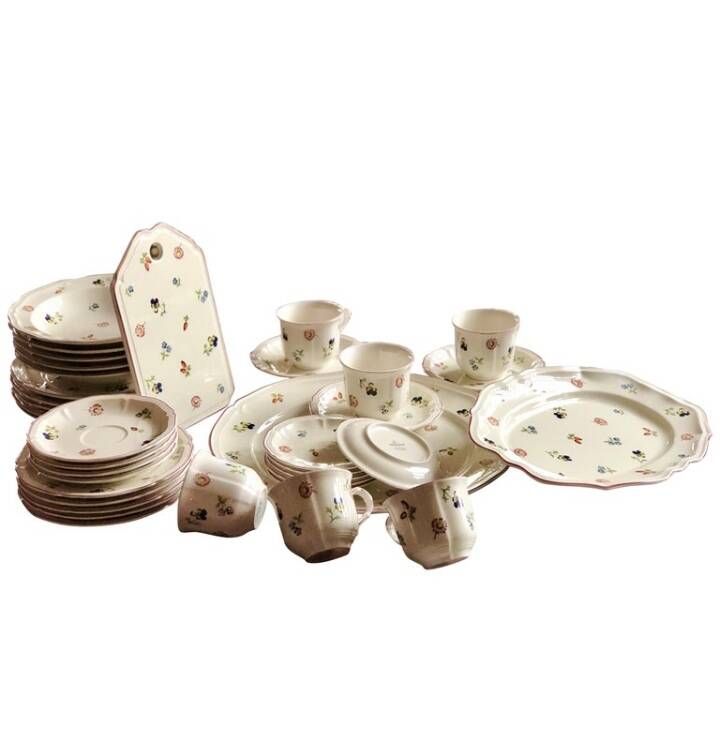 Villeroy & Boch 'Petite Fleur' comprehensive dinner, tea and coffee service for six per