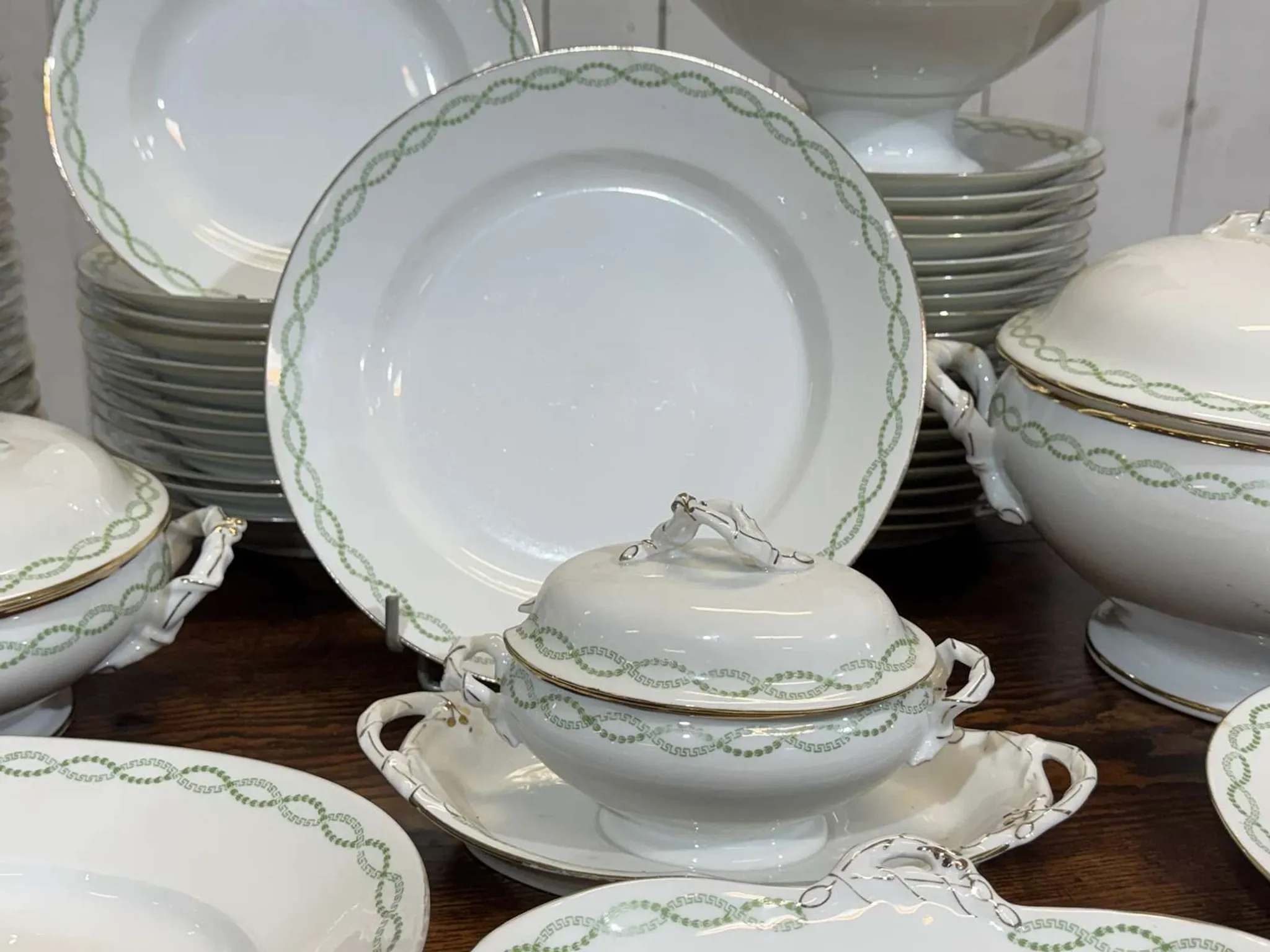 Table service in Limoges porcelain J.B Tricard and Co.