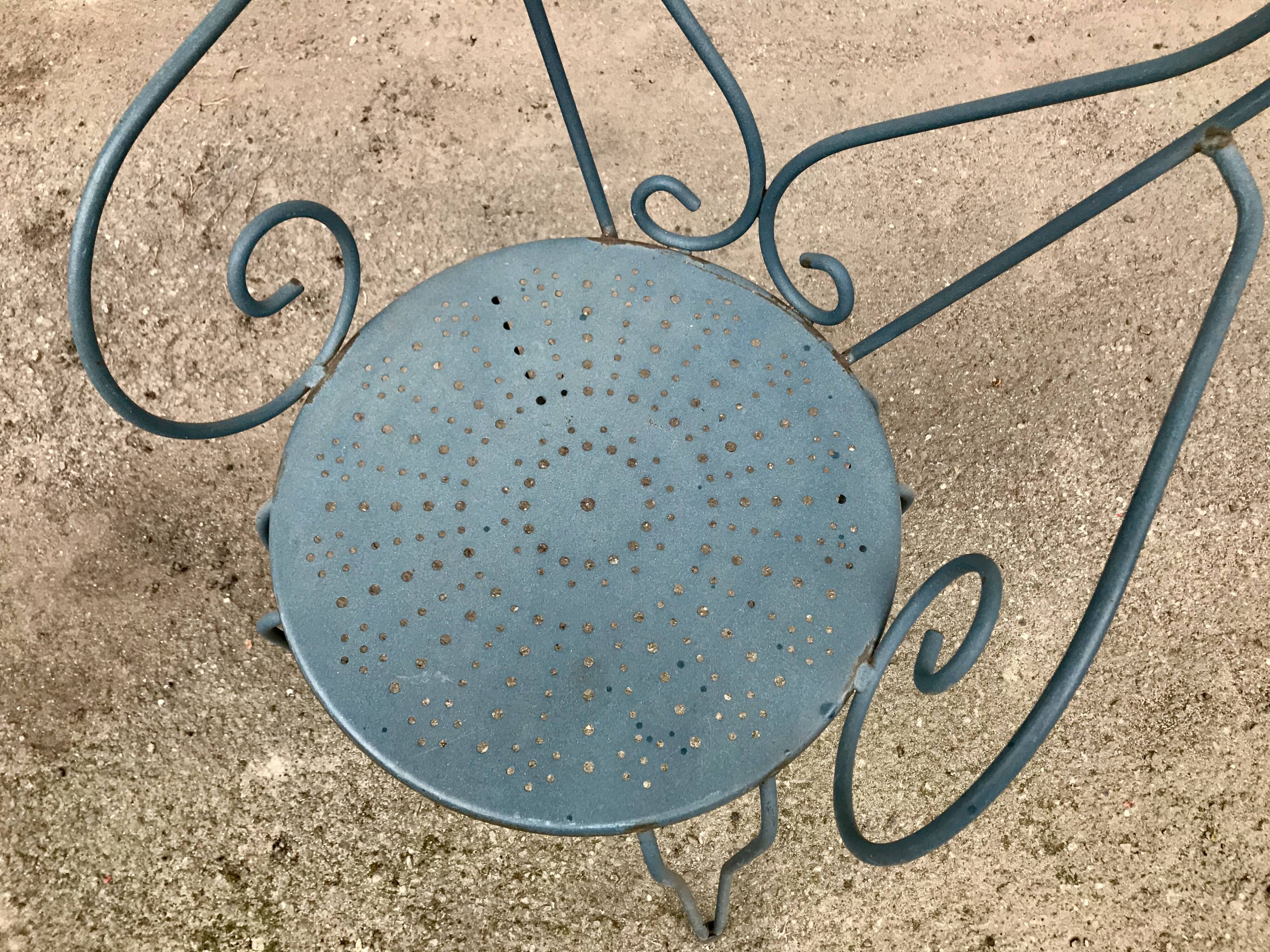 1 Table and 2 wrought iron garden chairs 1950 vintage