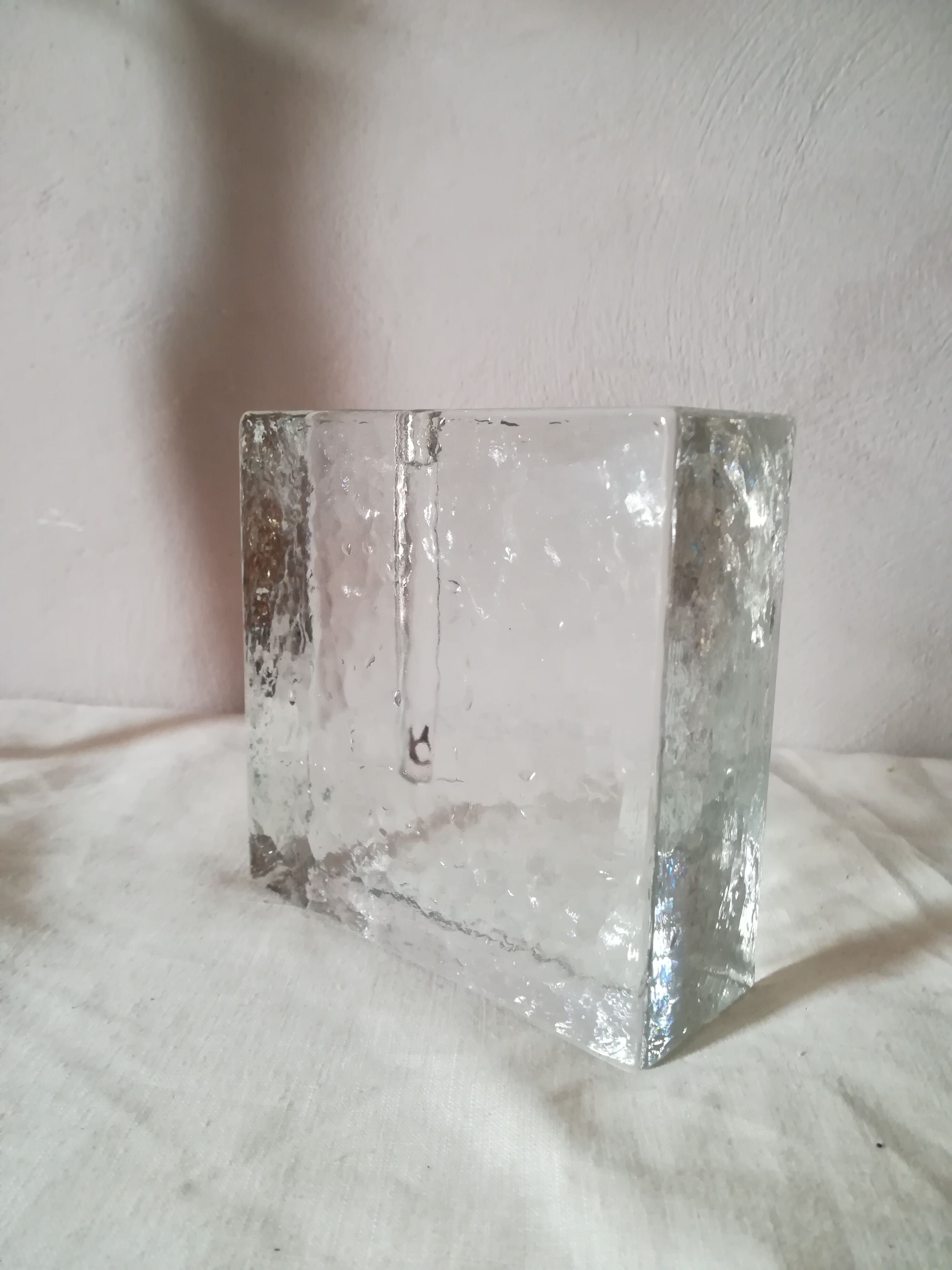 Soliflore in glass pavement