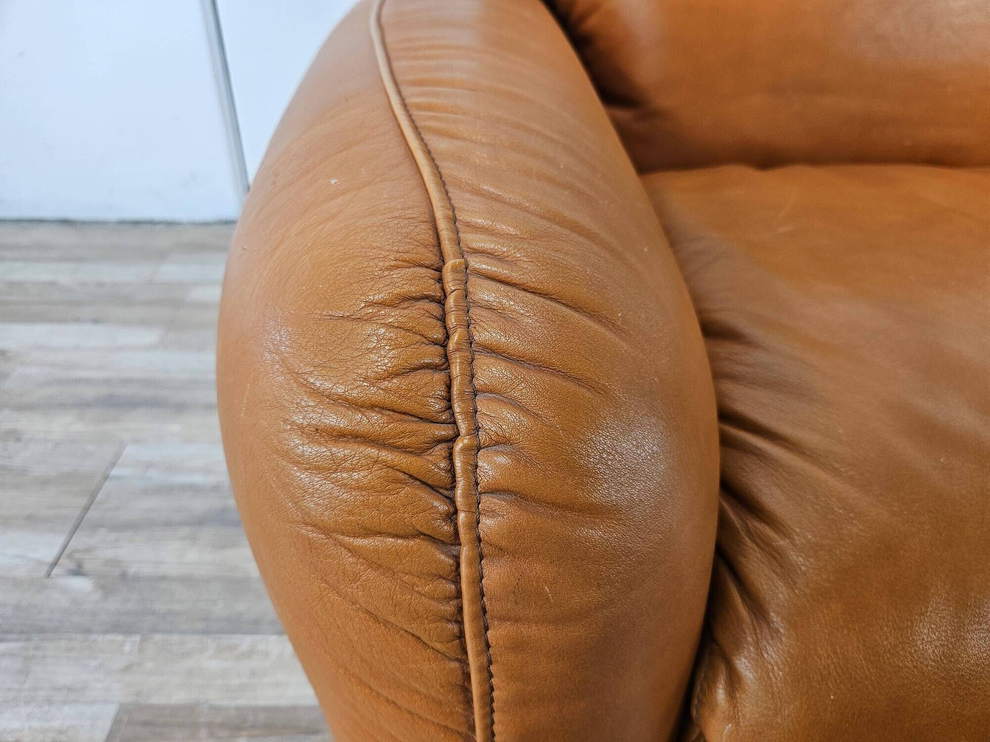 "Piumotto" leather armchair by Arrigo Arrigoni for Busnelli, 1970